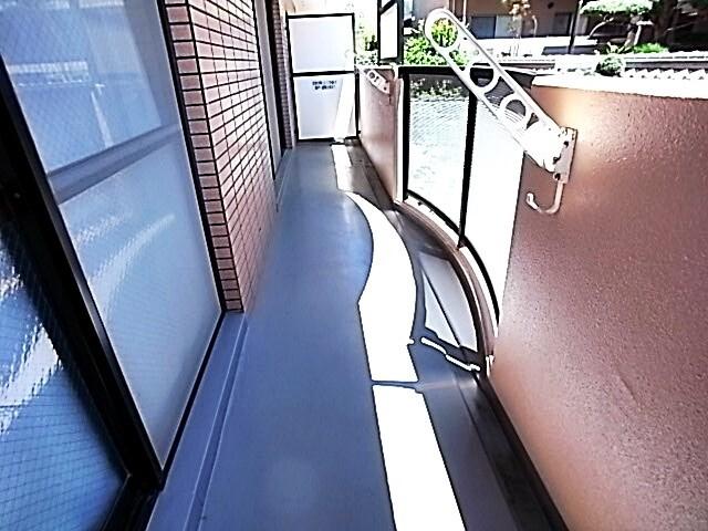 ハイネス岡本（101） バルコニー