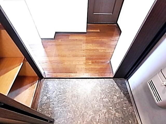 アゼリア六甲（402） 玄関