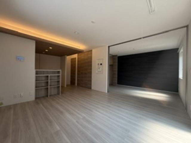 Field court（105） 室内