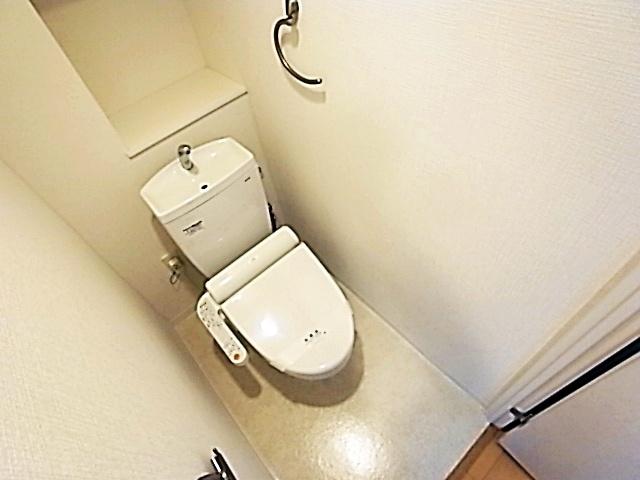 アドバンス三宮ラシュレ（404） トイレ