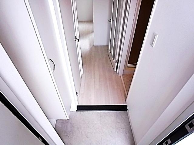 カノン甲南山手（302） 玄関
