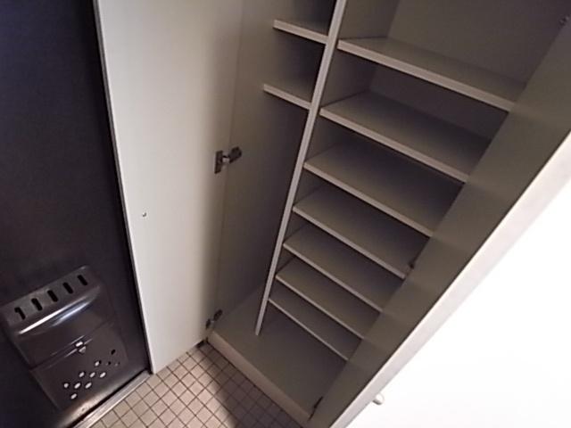 神戸市灘区福住通マンション 収納