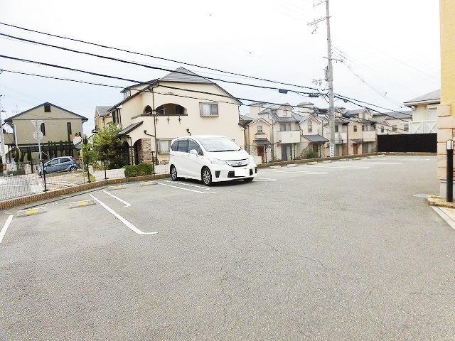 ラッフィナート・カーサ七番館（104） 駐車場