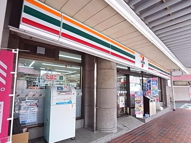 セブンイレブン阪急春日野道駅前店：102m