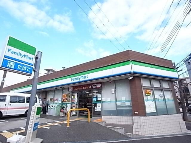 ファミリーマート神戸城内通店：155m