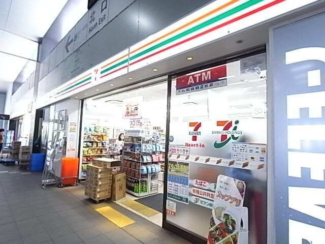 セブンイレブンハートインJR灘駅改札口店：138m