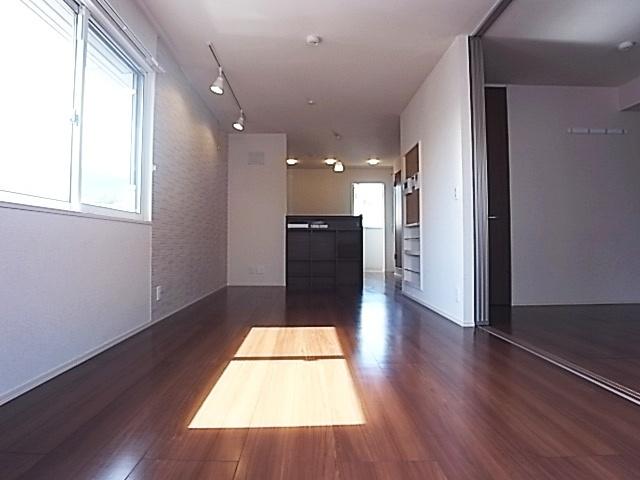 グレイスコート芦屋大原町（205） リビング