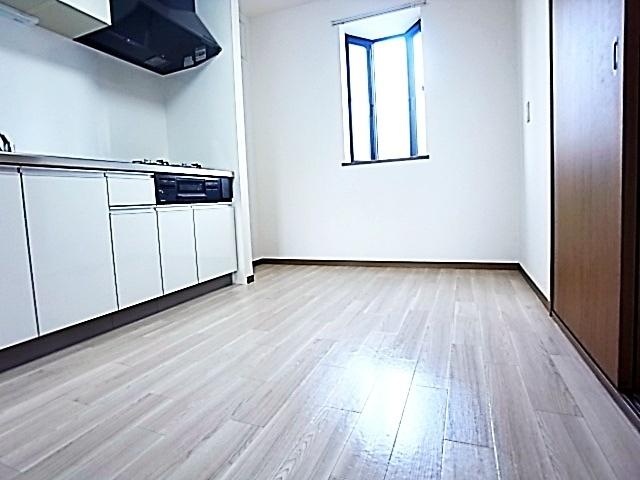 シャルマン岩屋（301） リビング