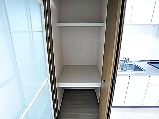 シャルマン岩屋（301） 収納
