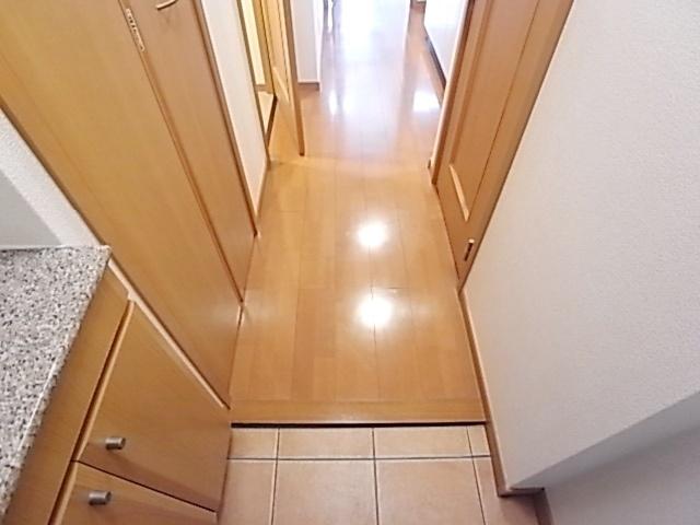 エッセンティア春日野（302） 玄関