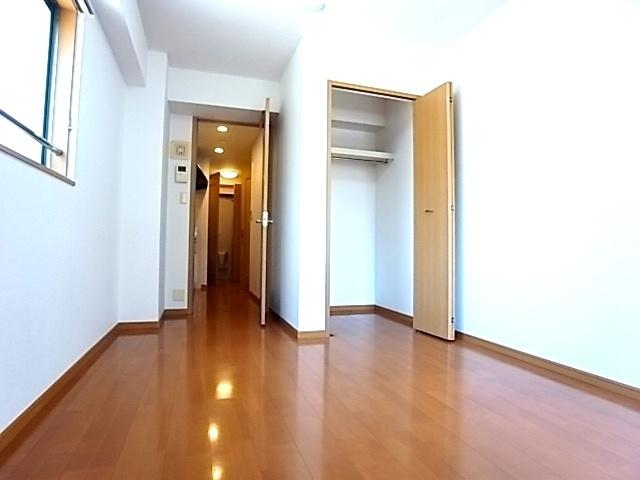 エッセンティア春日野（302） リビング