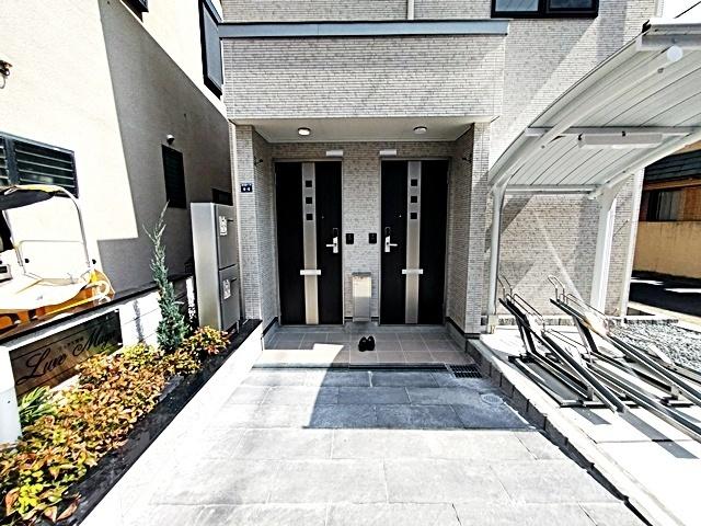 リュクス摩耶 エントランス