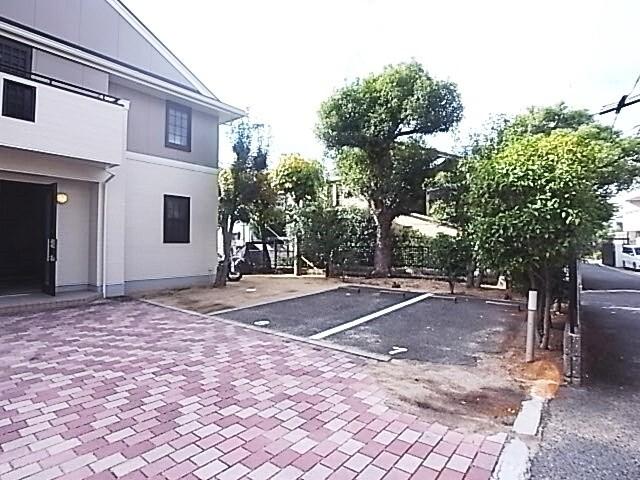 パセオ西芦屋（207） 駐車場