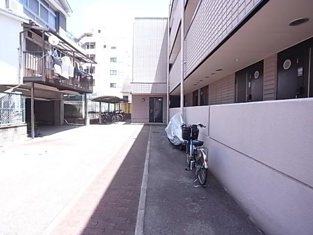 パラッツオ春日野（103） 駐車場