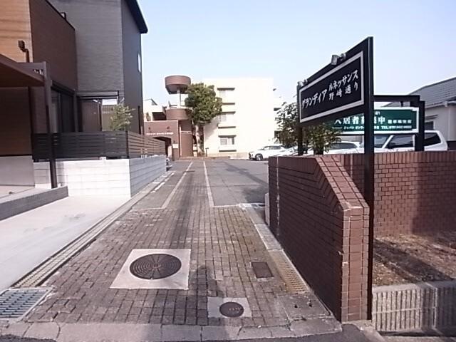 グランディアルネッサンス野崎通り（102） エントランス