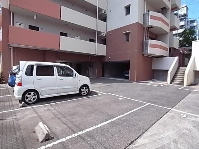 神戸市中央区熊内橋通マンション 駐車場