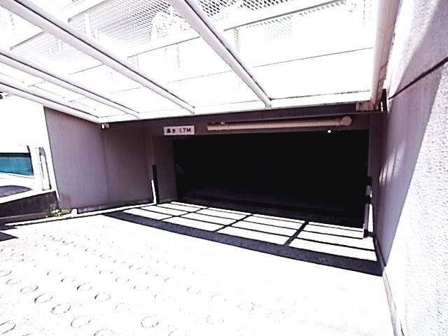 ダンディライオン御影Ⅴ（405） 駐車場