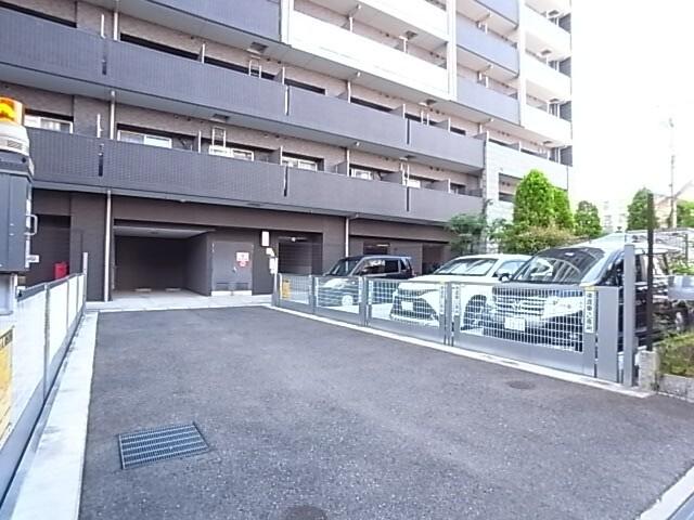 プレサンス三宮東フィール（1110） 駐車場