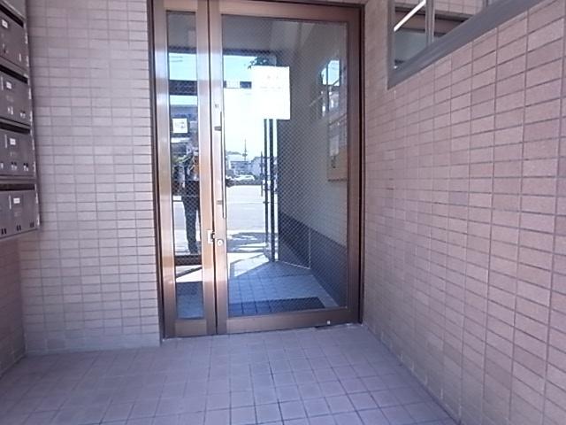 神戸市灘区烏帽子町マンション エントランス