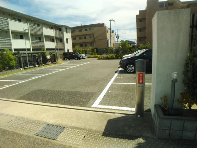 アーバンハイツ段上（107） 駐車場
