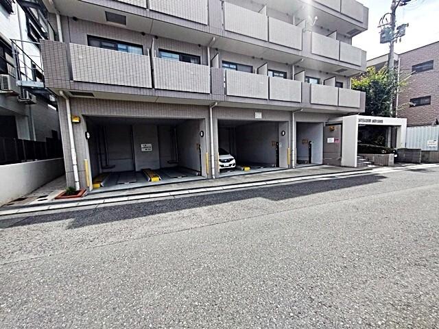 エステムコート芦屋西（310） 駐車場