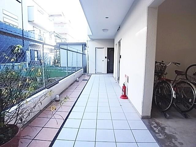 シャルムメゾン本庄（204） ロビー