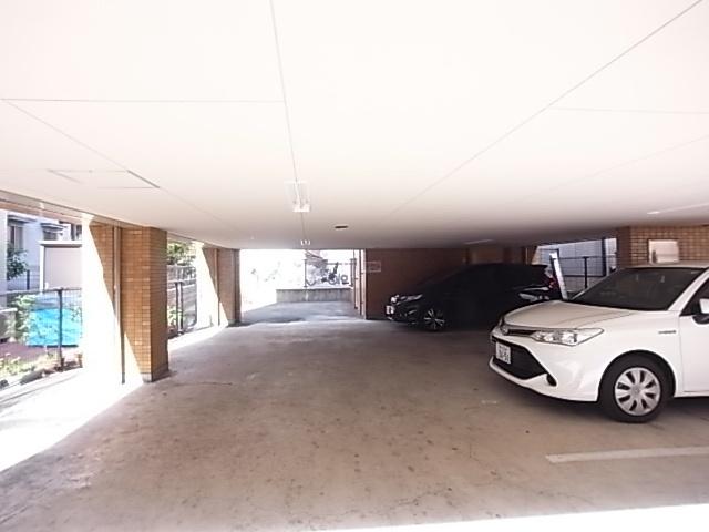 神戸市灘区篠原南町マンション 駐車場