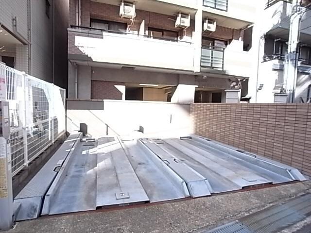 エスポワール春日野道２（803） 駐車場