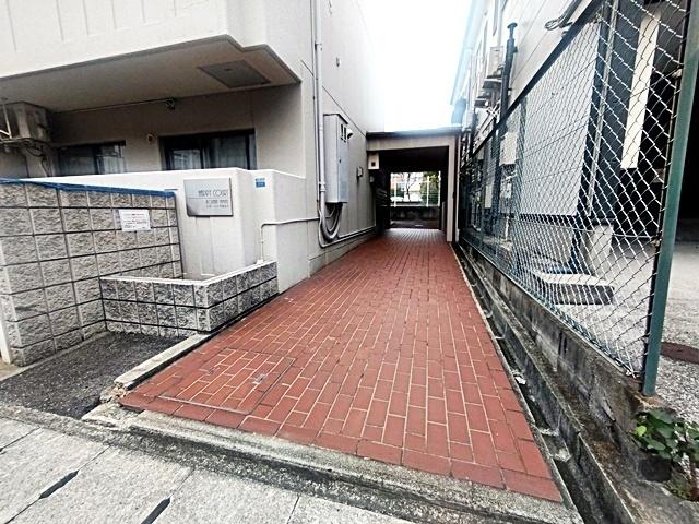 ハッピーコート甲南山手（303） エントランス