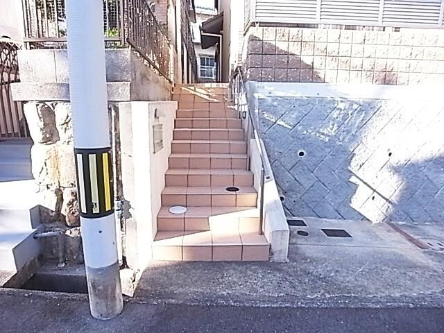 プーロ・カーサ摩耶（202） エントランス