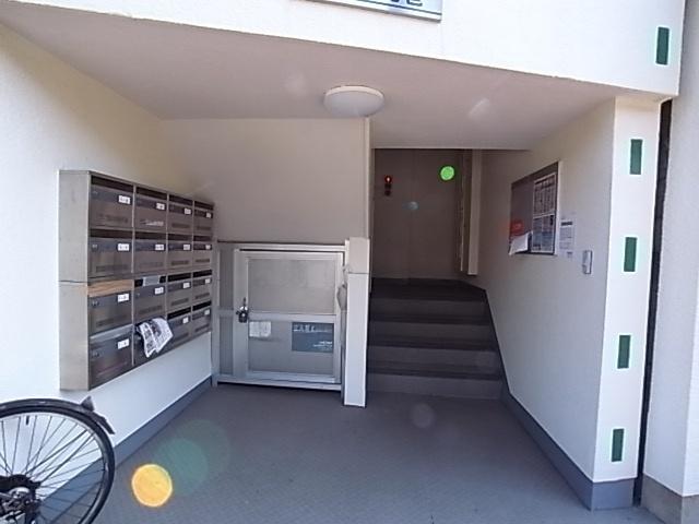 メゾン琵琶（3B） エントランス