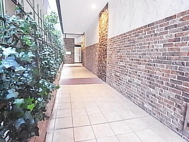 シー・クリサンス神戸（602） エントランス