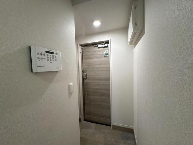 セレスティア六町Ⅱ（103） 玄関