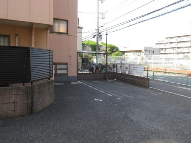 ドエルモトハシクレール（302） 駐車場