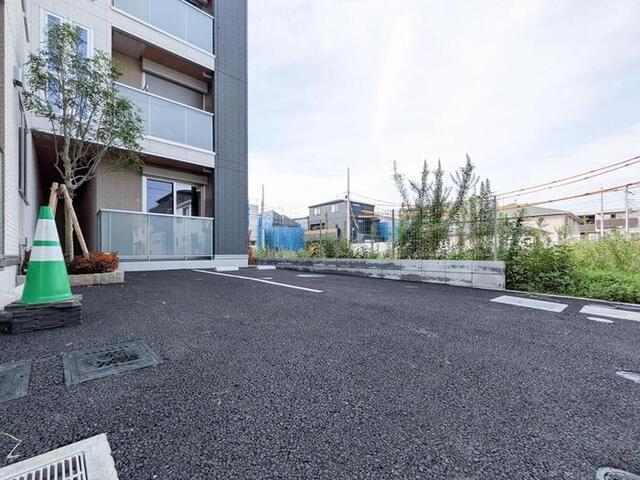 セレスティア六町Ⅱ（103） 駐車場