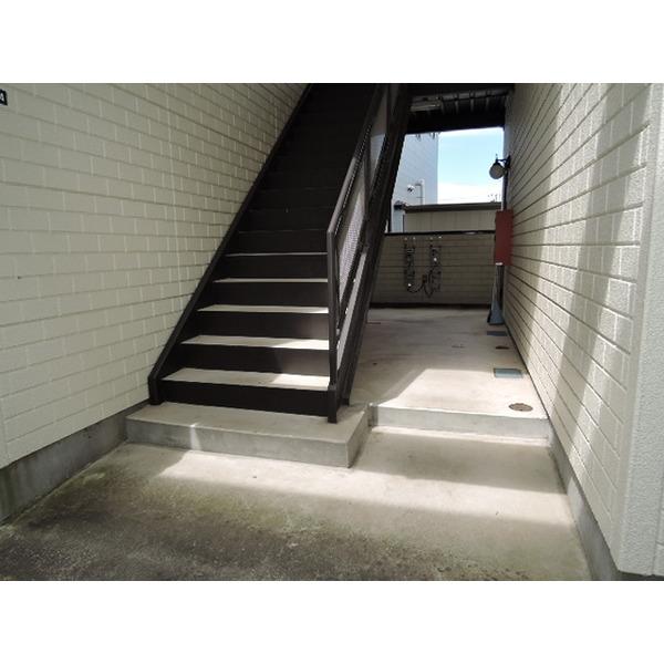 山形市あずま町アパート エントランス