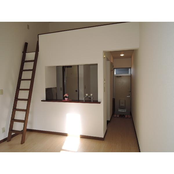 山形市中桜田アパート リビング
