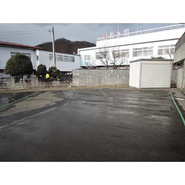 東山形事務所 駐車場