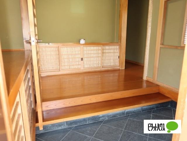 鳥居ケ丘貸家 玄関