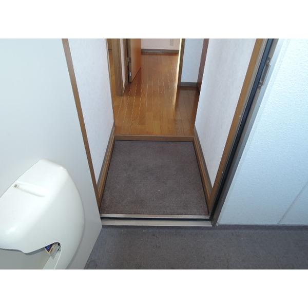 山形市白山アパート 玄関