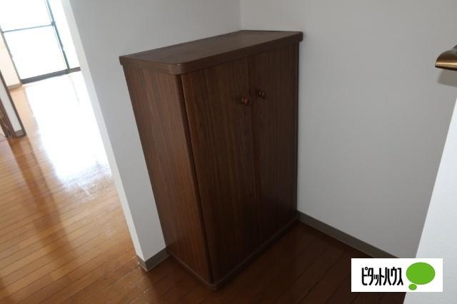 山形市南二番町アパート 玄関