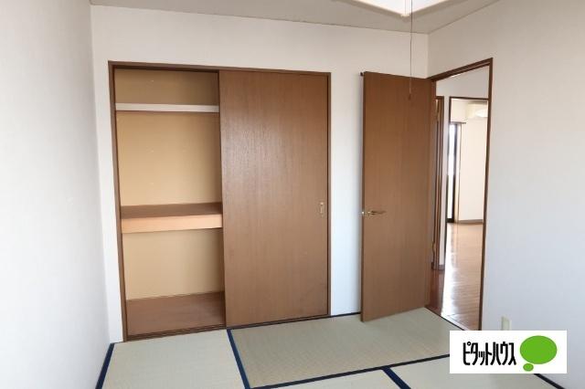 山形市南二番町アパート 収納