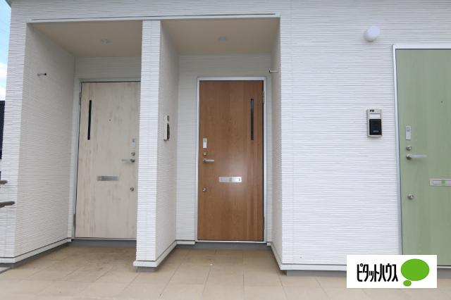 とってもたのし荘 玄関