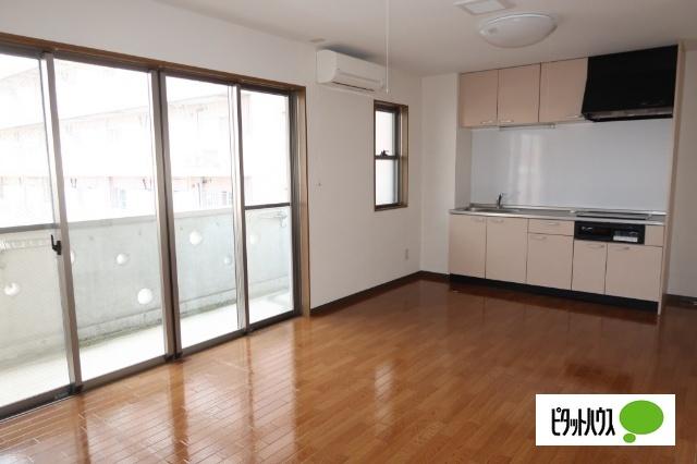山形市十日町マンション リビング