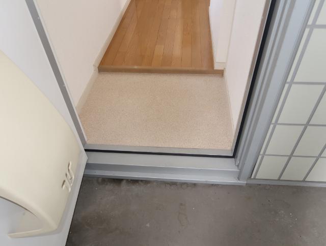 山形市小白川町アパート 玄関