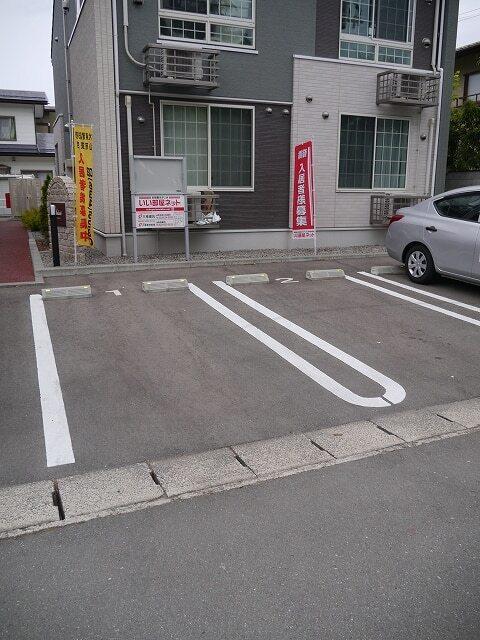 アンダンテ（201） 駐車場