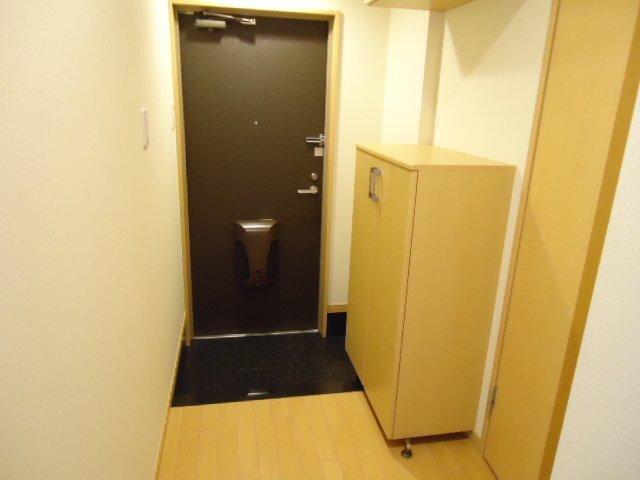 アシューレ成沢 玄関