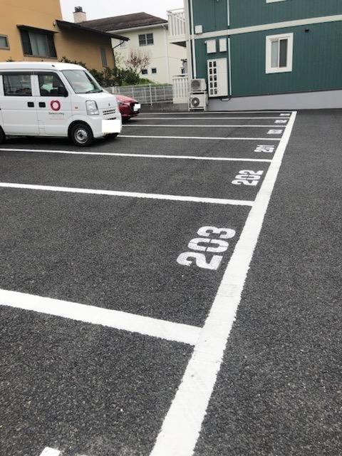 ルピナ（103） 駐車場