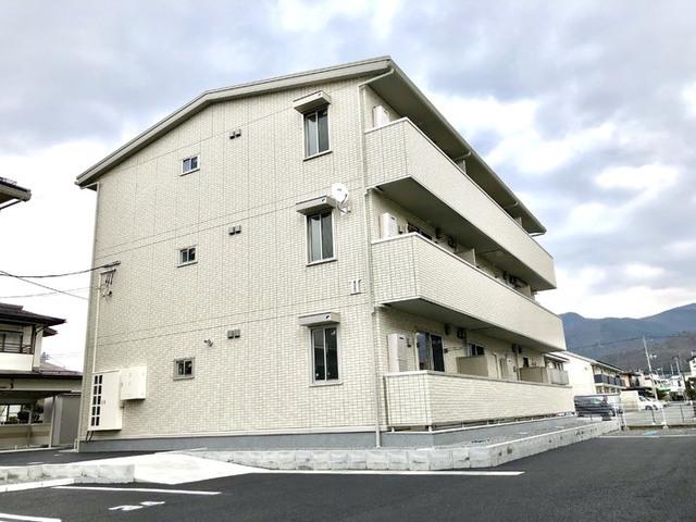 山形駅よりバス26分 築7年7ヶ月 3階建の賃貸物件