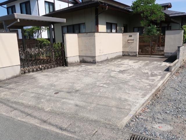 鳥居ケ丘貸家 駐車場